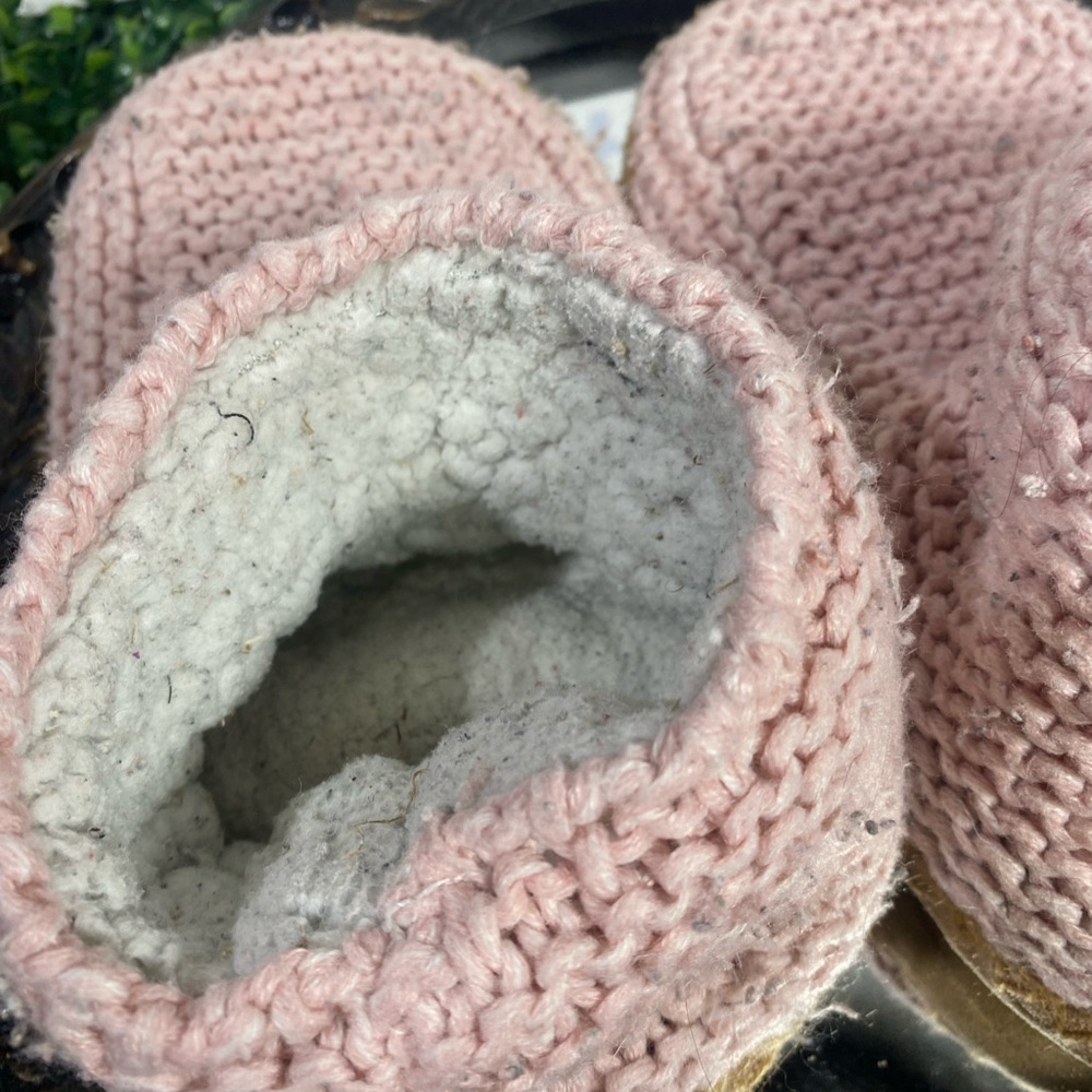 Women's Pink Knit Slippers - Picture 5 of 8